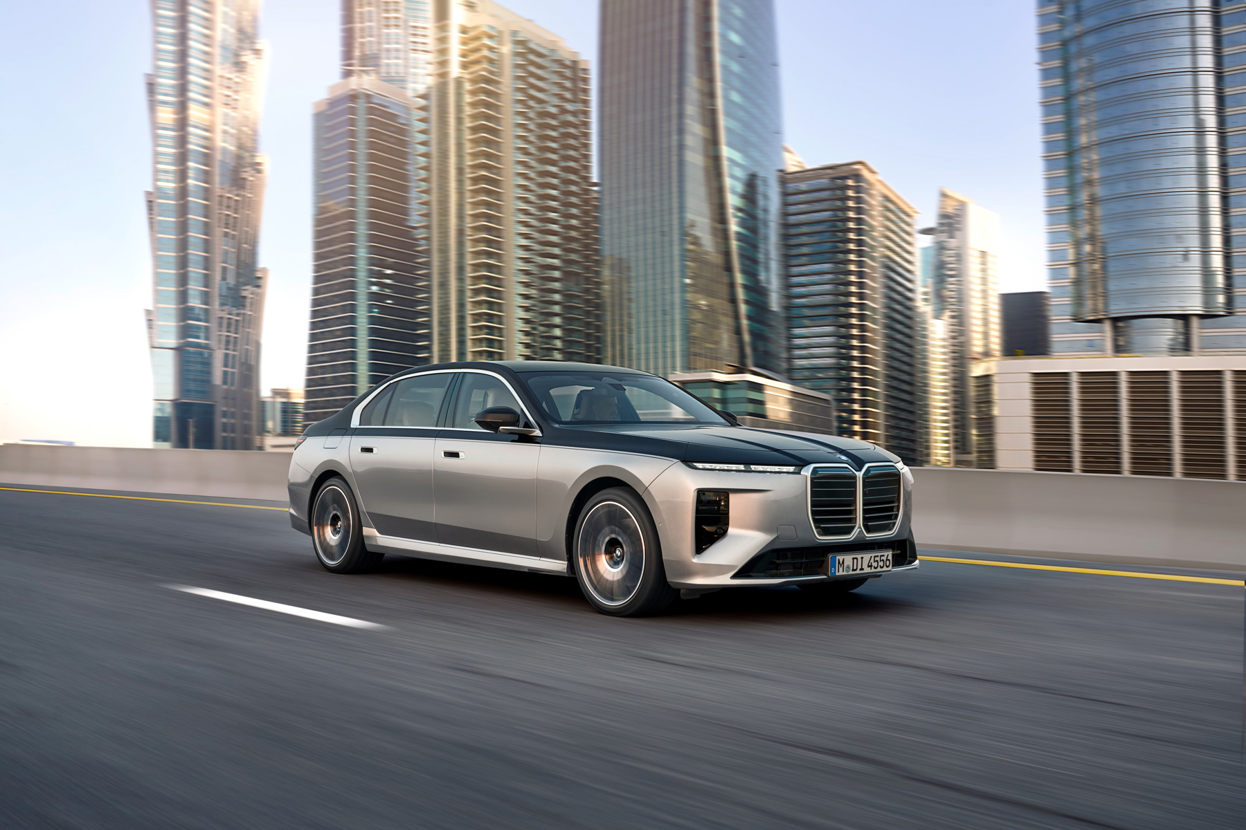 BMW Serie 7 2026 foto exterior dinámica