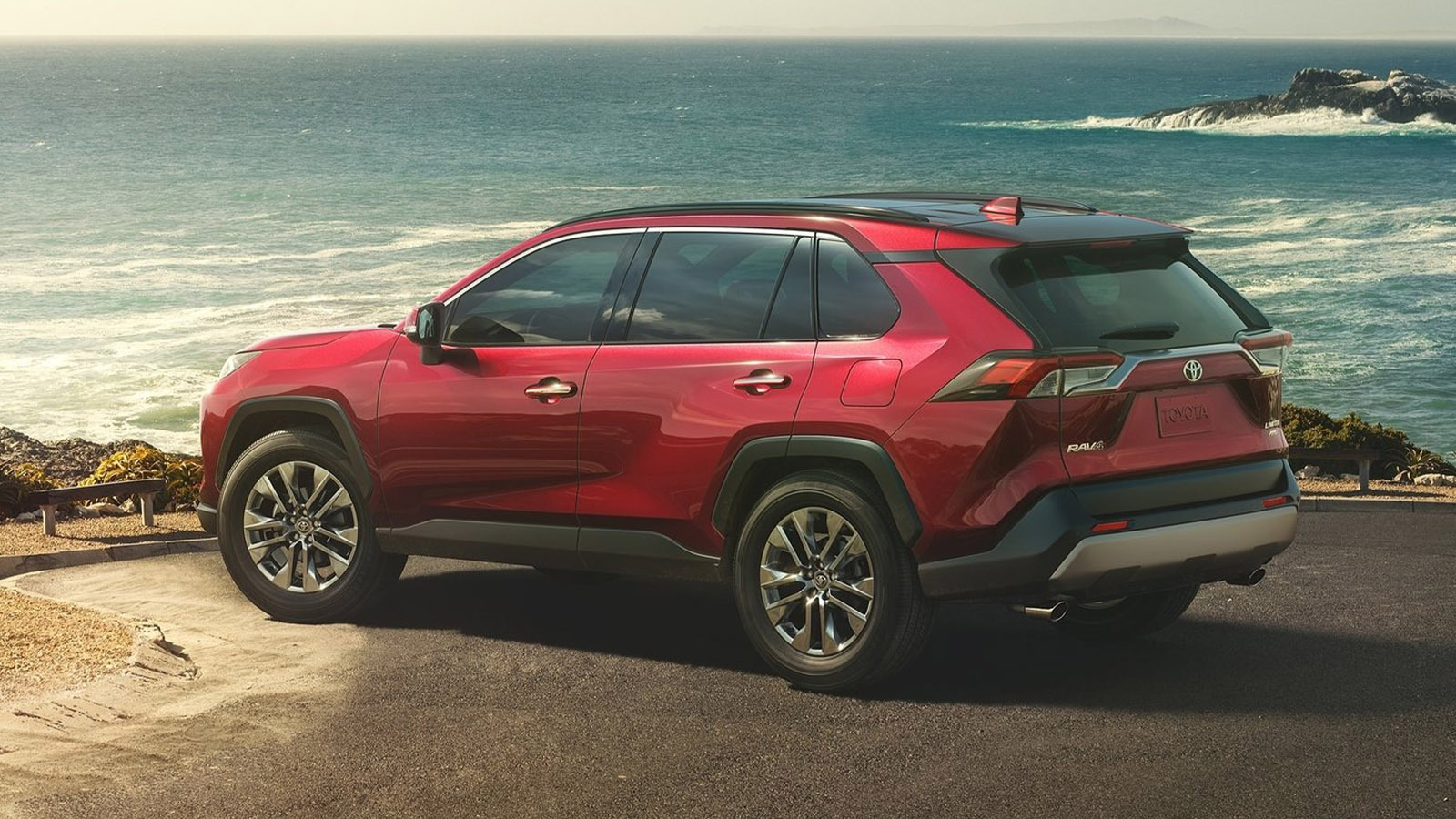 Comparativa Subaru Forester vs Toyota RAV4 carwow