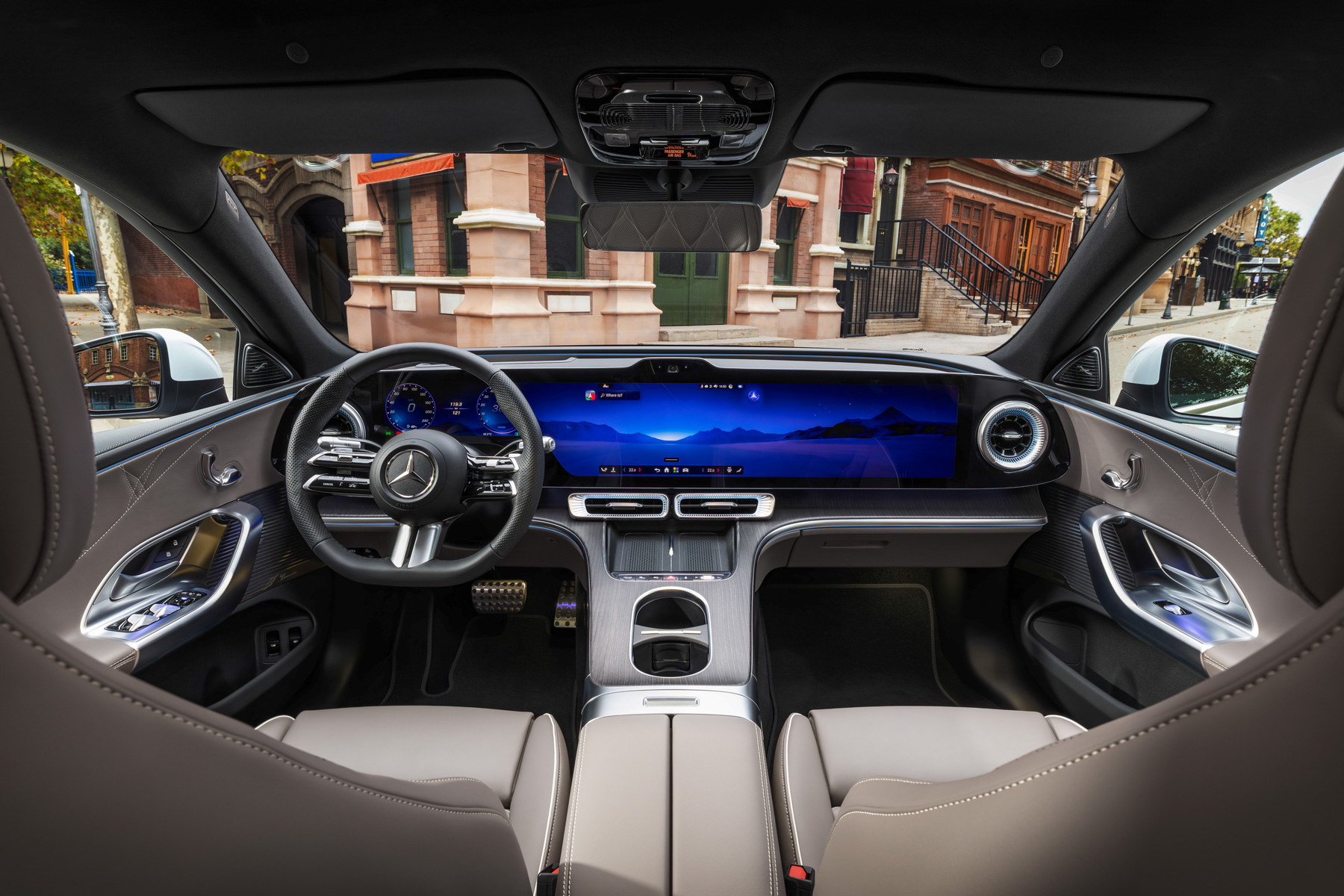 Mercedes Clase C Eléctrico lanzamiento foto interior pantalla y volante