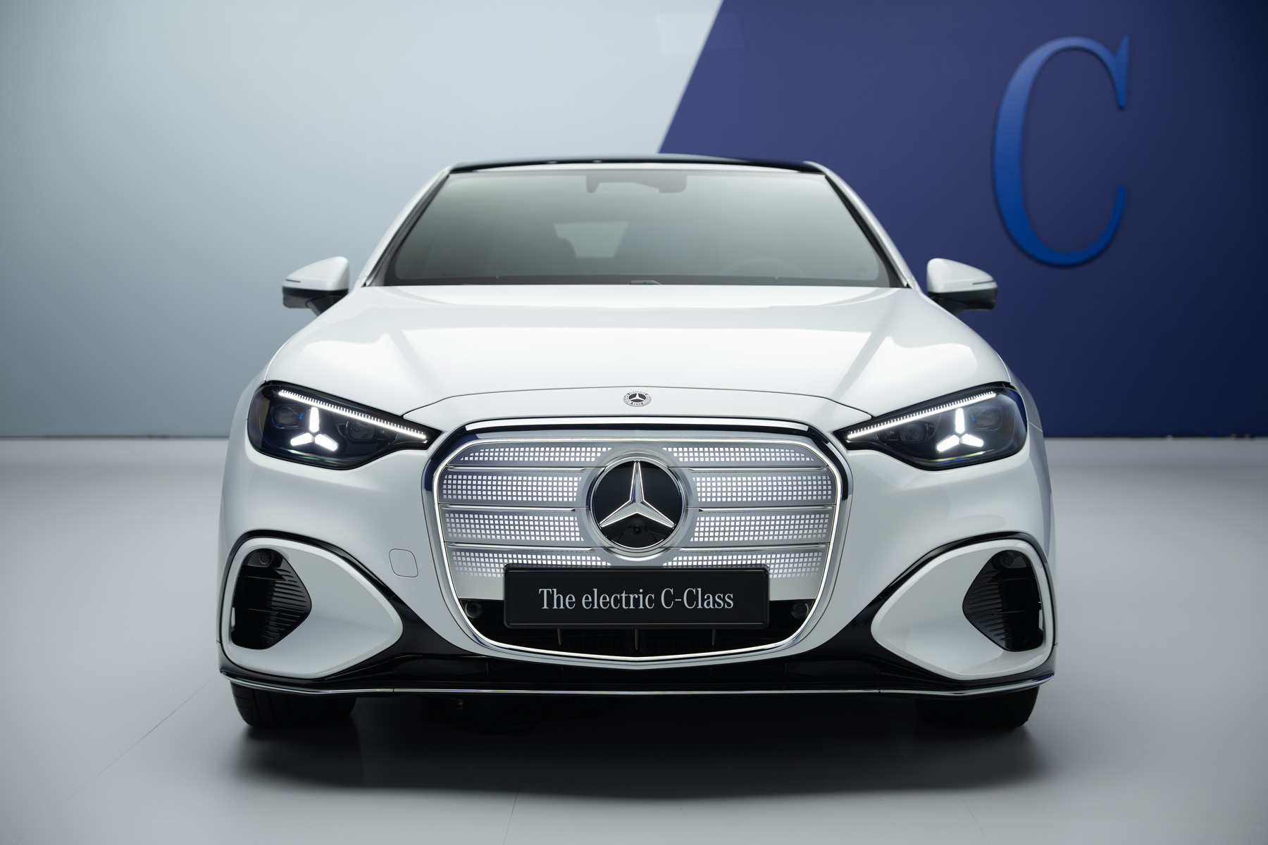 Mercedes Clase C Eléctrico lanzamiento foto exterior estática