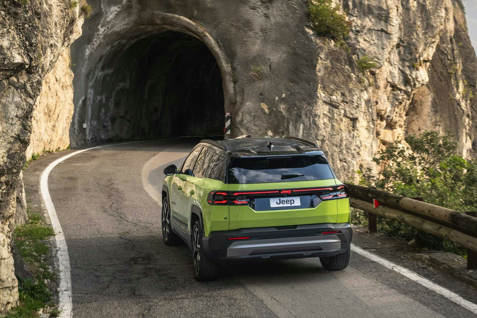 Jeep Compass 2026 foto exterior verde