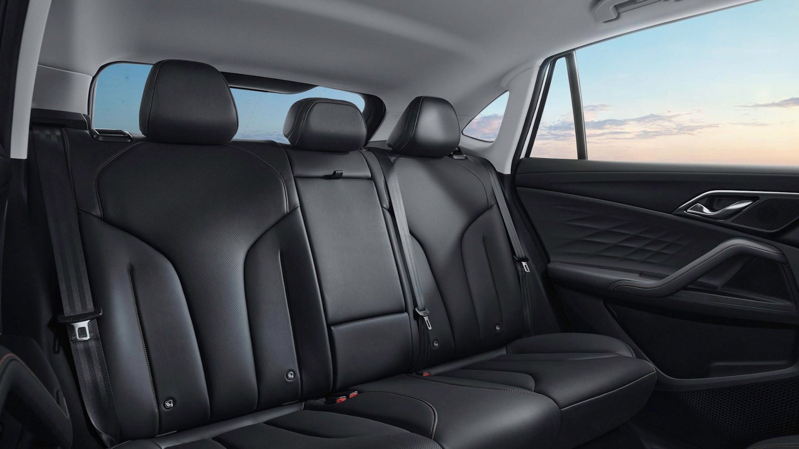 Comparativa EBRO S700 vs MG HS