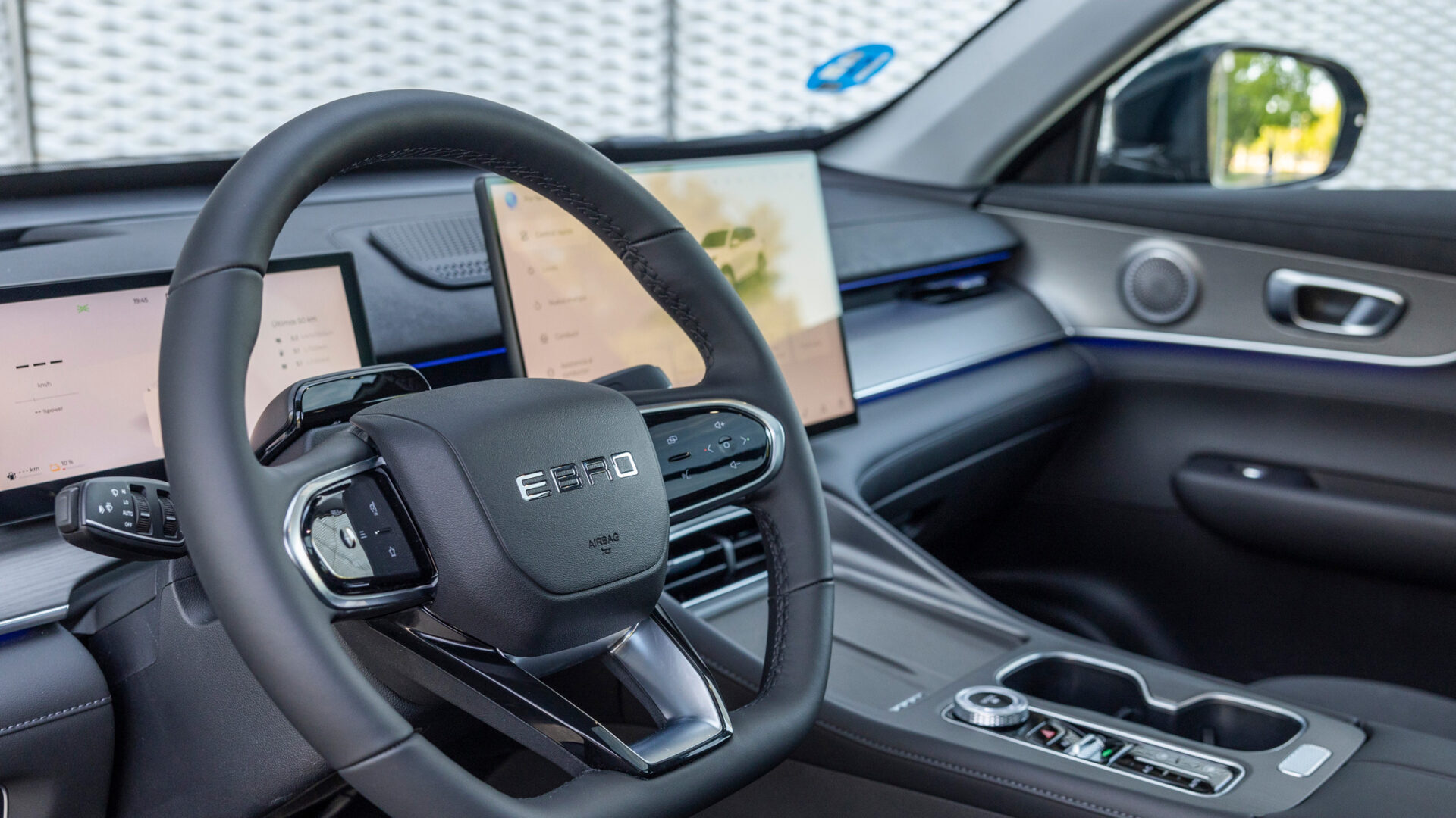 EBRO s800 interior multimedia