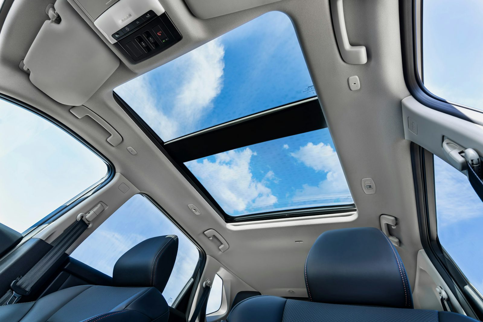 Nissan X-Trail 2026 foto interior techo