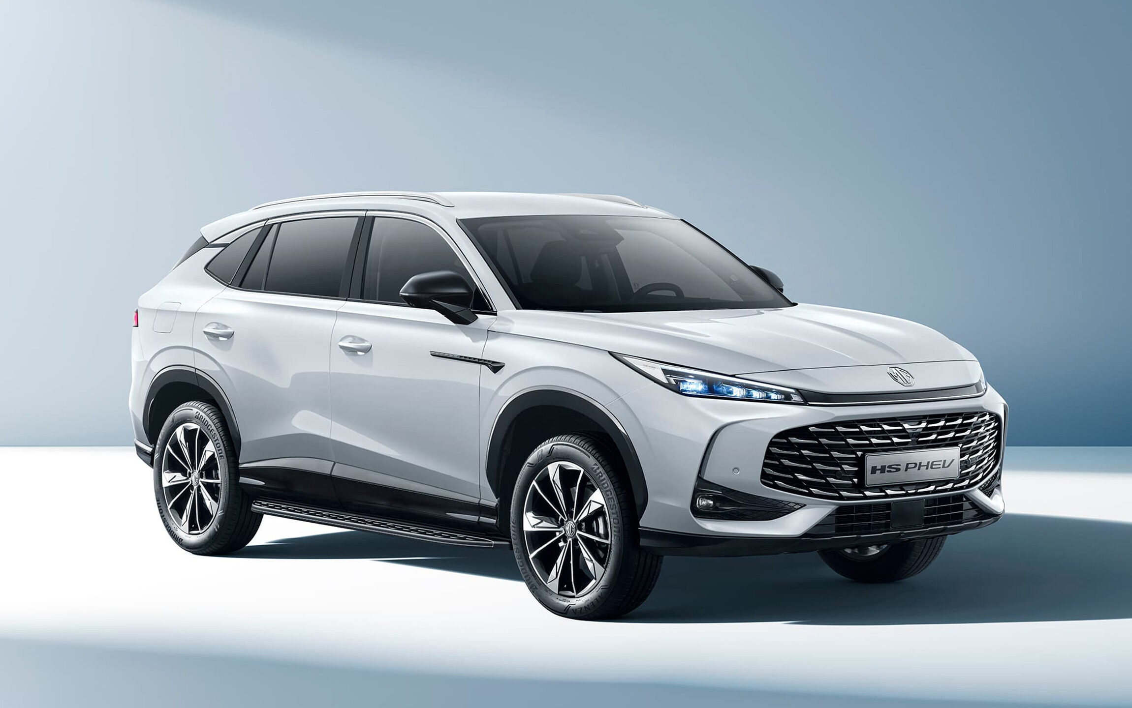 MH HS PHEV foto exterior