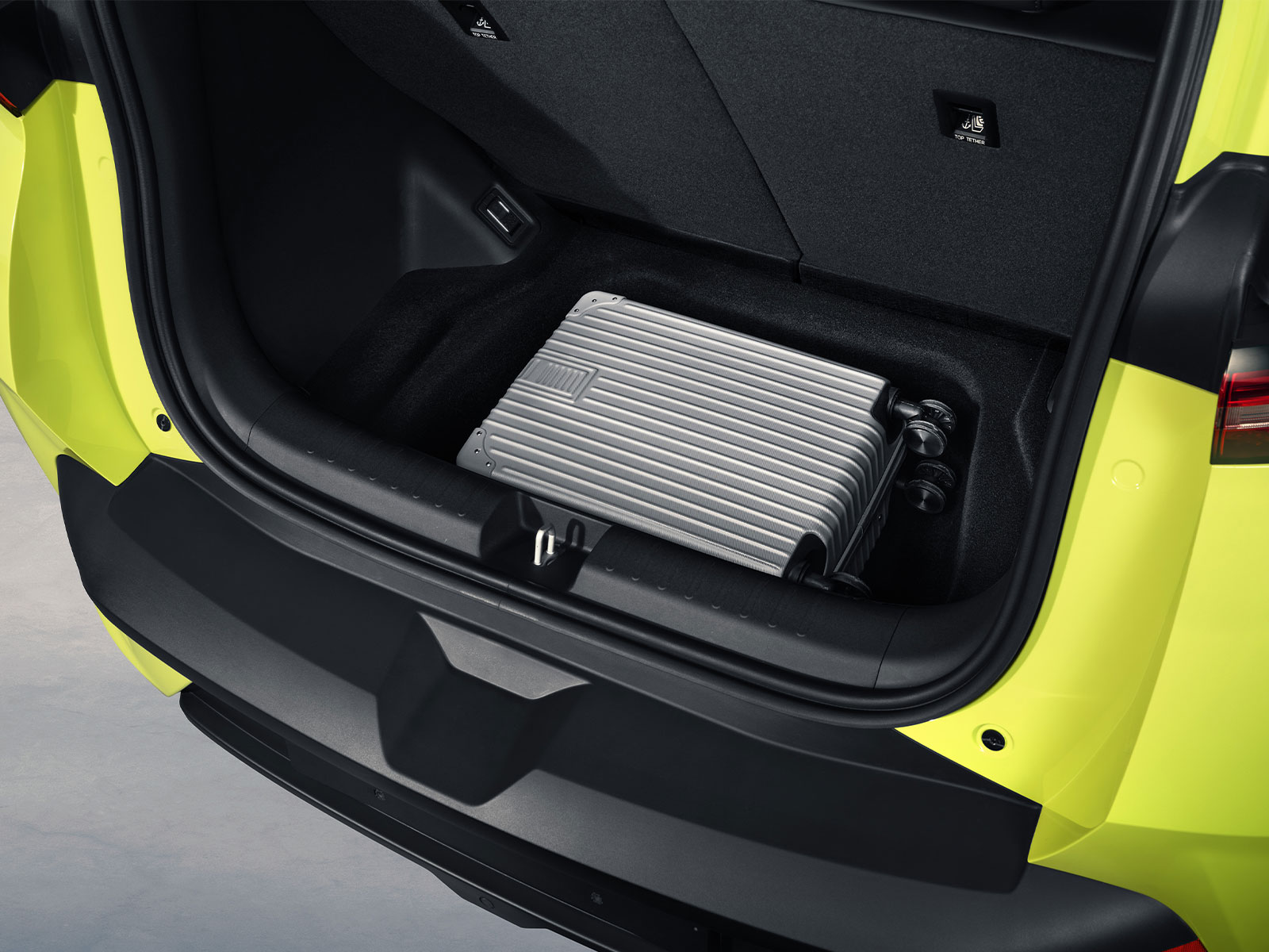 BYD Dolphin Surf maletero foto