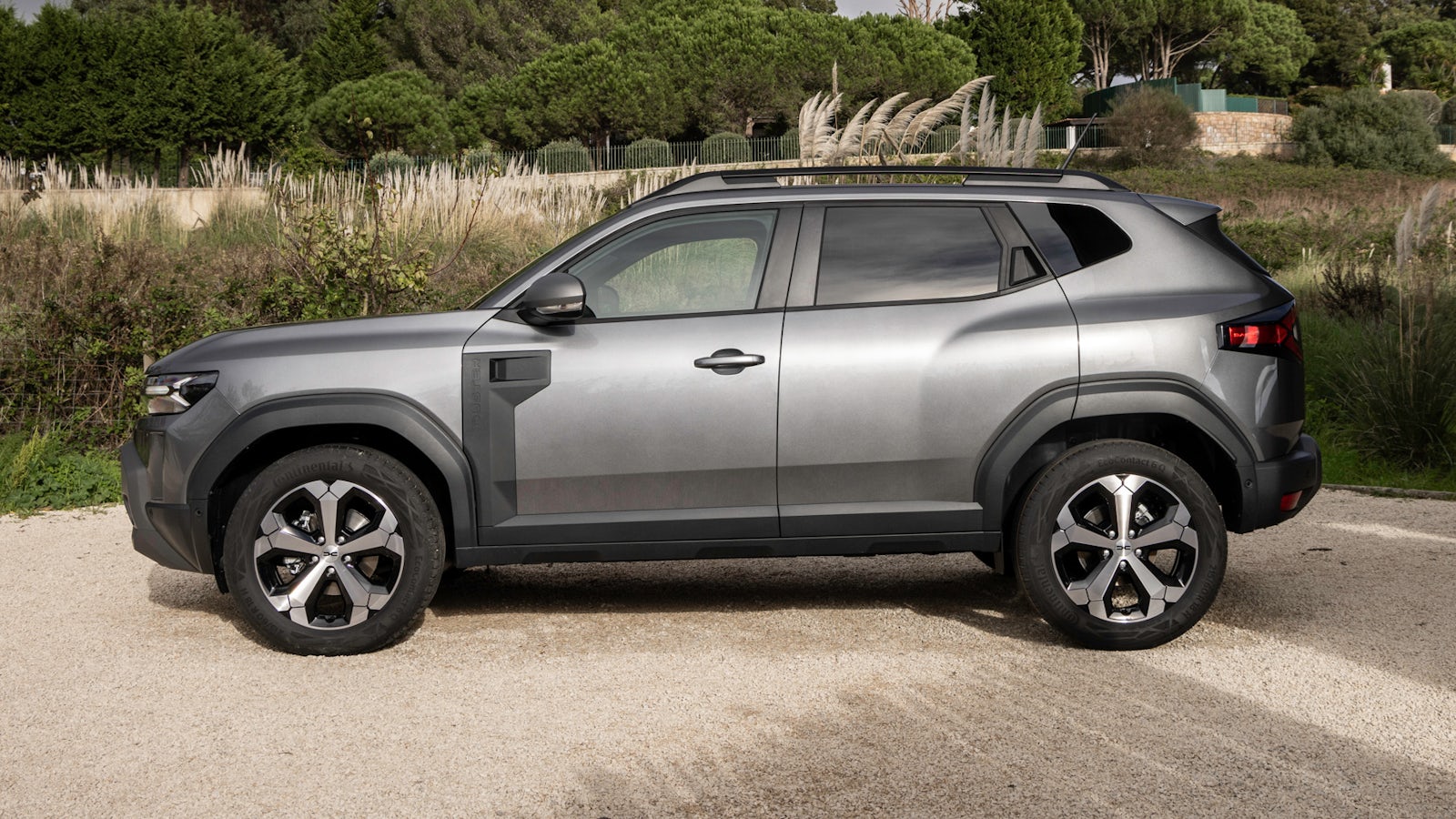 Vista lateral del Dacia Duster 2024