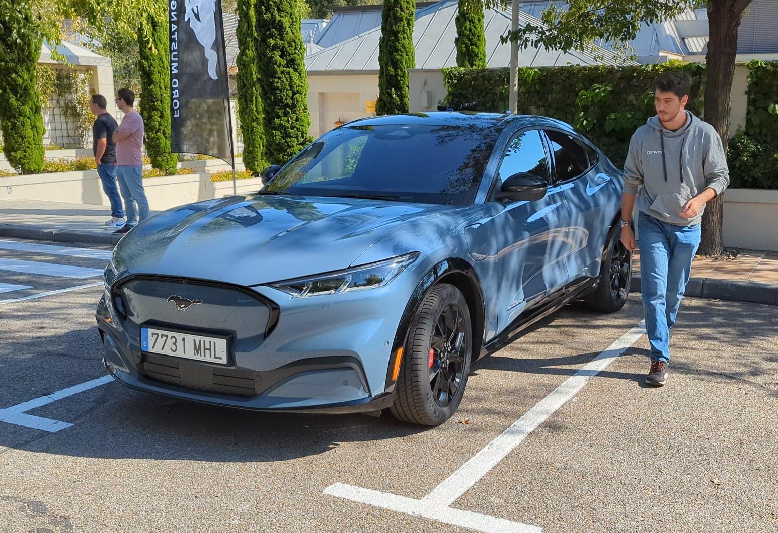 Ya puedes conducir sin manos en España y que no te multen Ford Blue