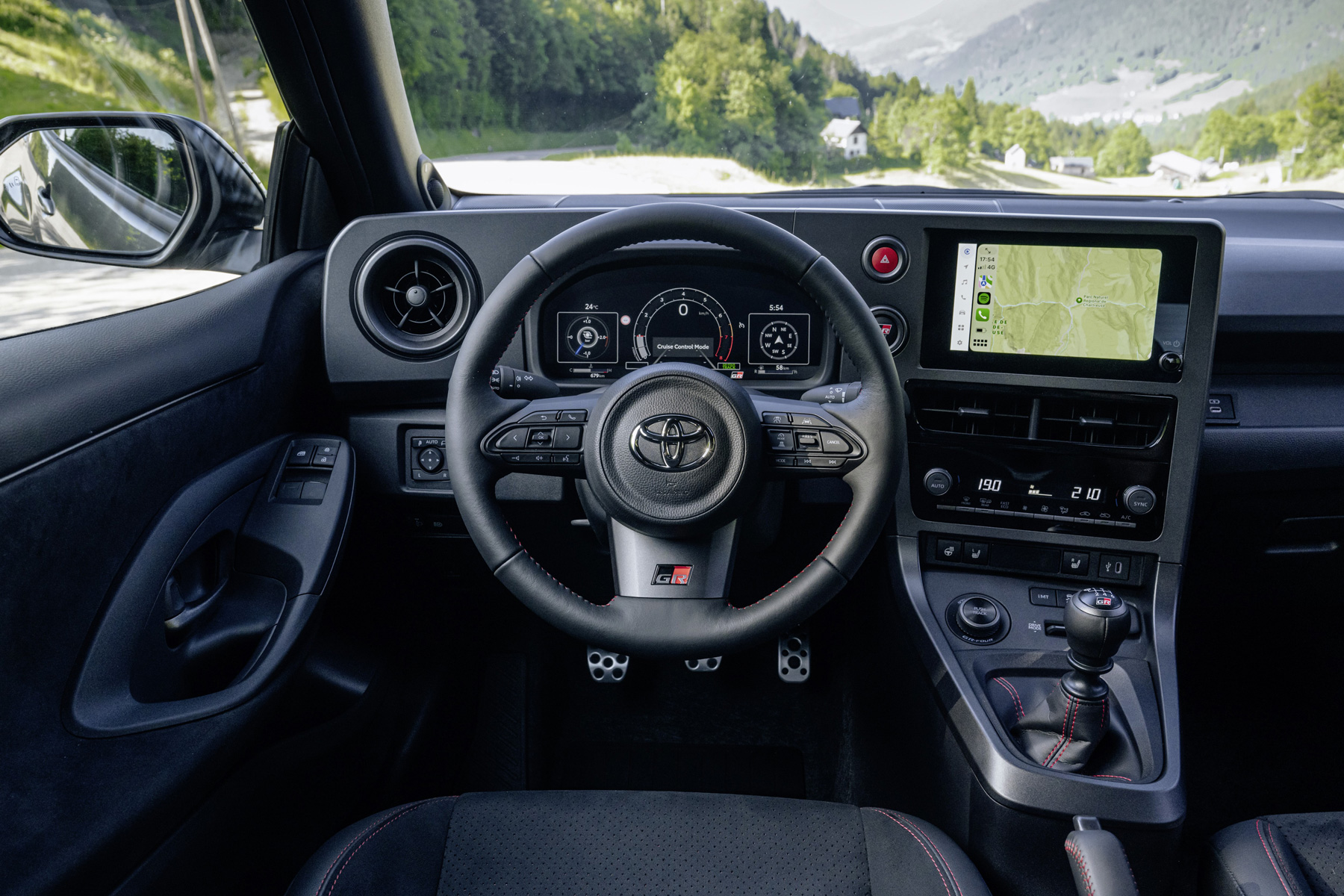 Toyota GR Yaris 2026 interior volante