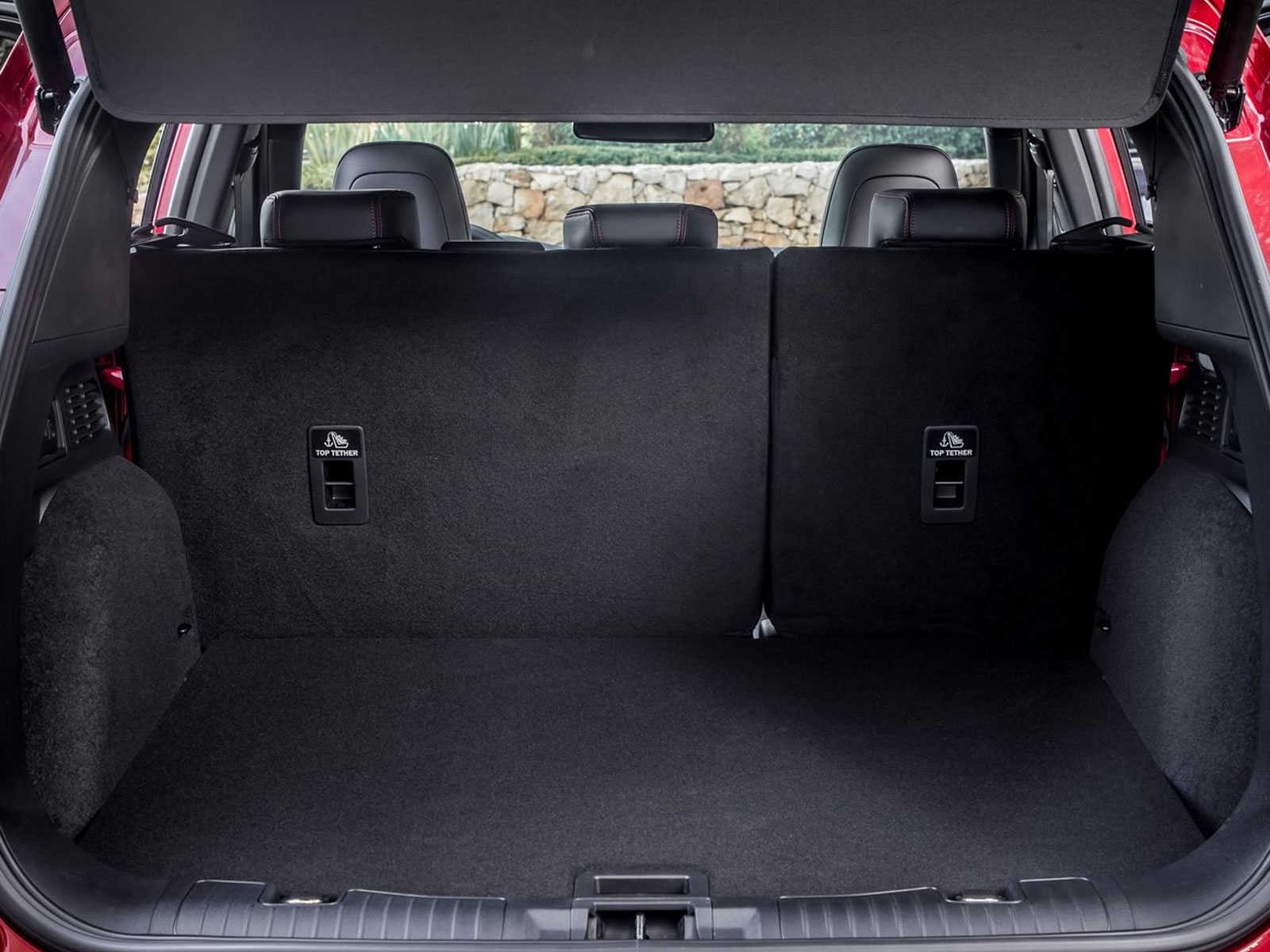 Ford Kuga maletero tamaño foto