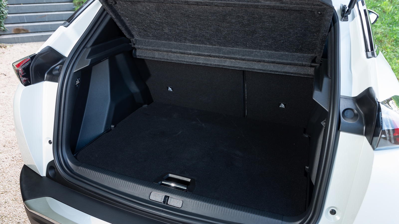 Comparativa Jeep Avenger vs Peugeot 2008