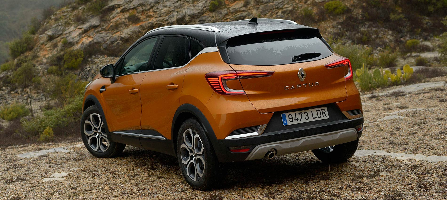 Comparativa entre Renault Captur y Peugeot 2008. ¿Cuál es el mejor SUV urbano? Carwow