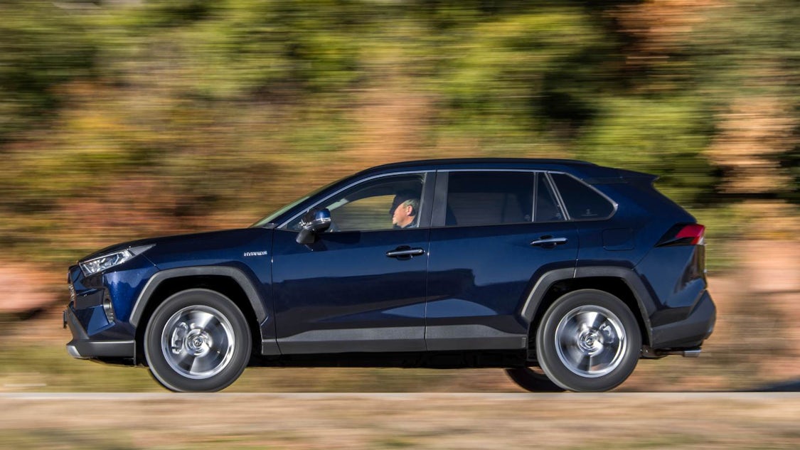 Esta es la guía de colores y precios del actual Toyota RAV4 carwow